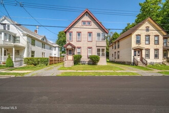 Building Photo - 40 Temple St