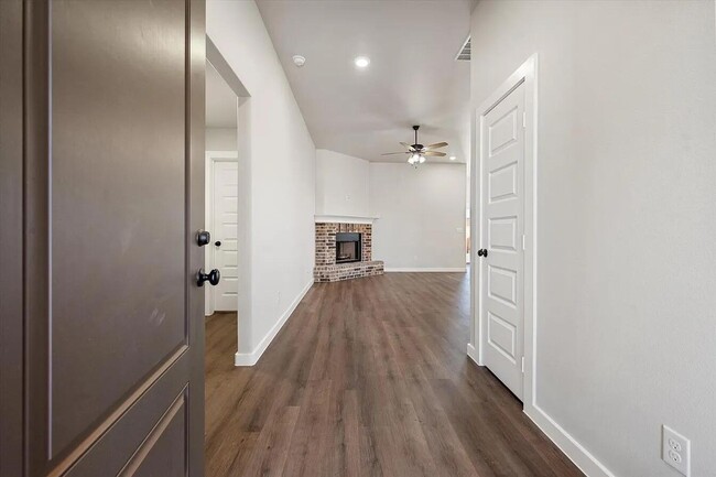 Building Photo - 2916 Corpus Ave