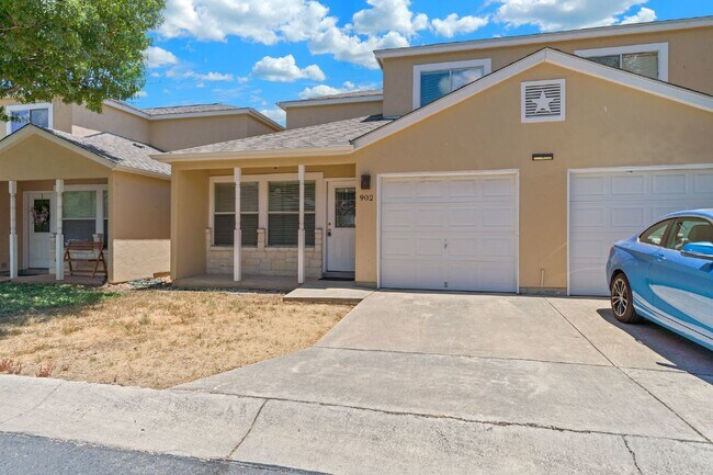 Foto del edificio - Beautiful 3/2 for Rent. Master on first fl...