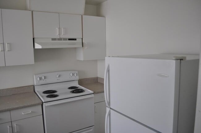 Building Photo - Affordable 2BR/1BA Detached Single Family ...