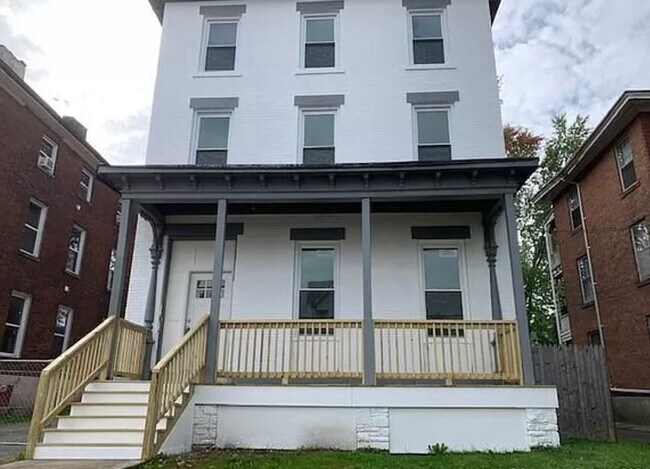 Exterior - 227 Jefferson St