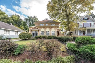 Building Photo - 2035 Central Ave