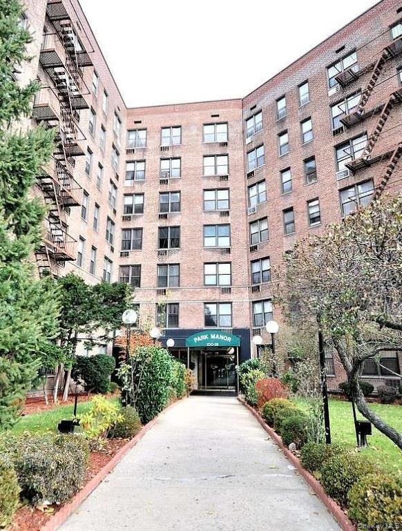 Primary Photo - 100-25 Queens Blvd
