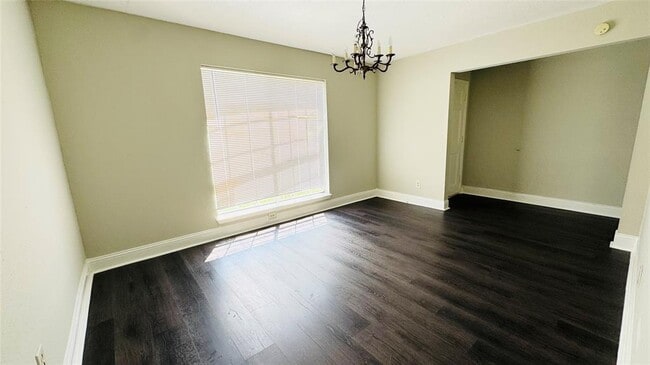Building Photo - 10418 Towne Oak Ln