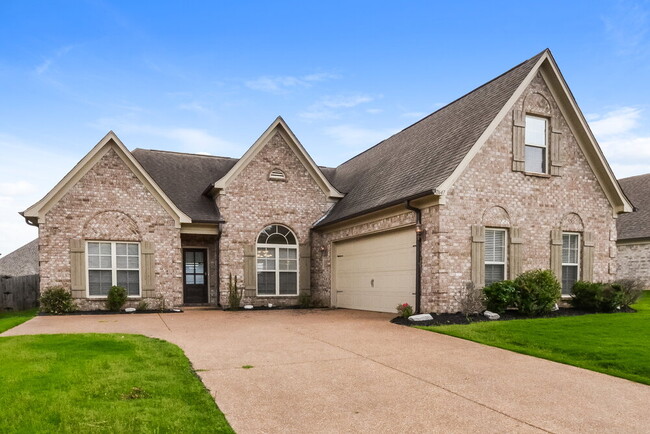 Building Photo - 2647 Champion Hills Dr