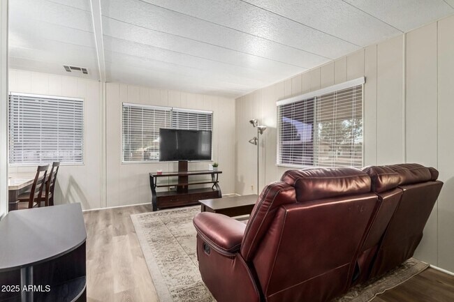 Foto del edificio - 2650 W Union Hills Dr