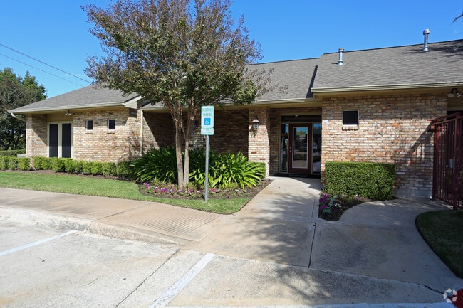 On The Green Apartments Austin, TX