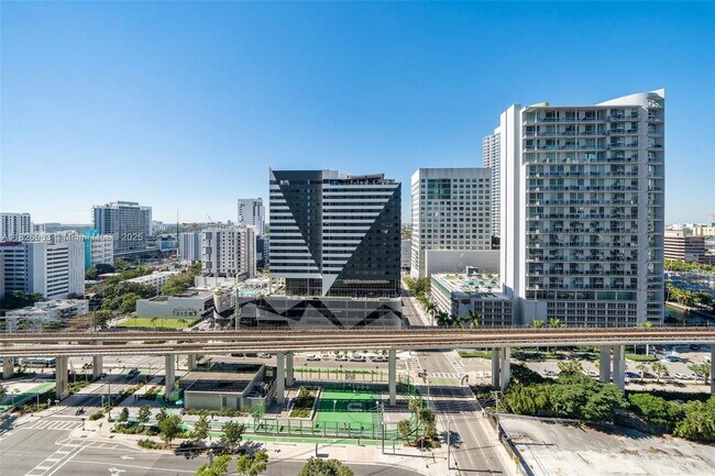 Foto del edificio - 88 SW 7th St