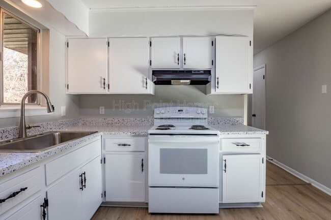 Building Photo - 603 Mountain Trail