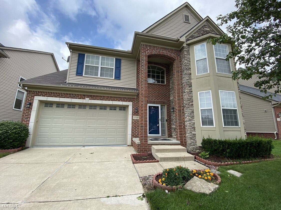 5 br, 3.5 bath House 27147 Victoria Rd House Rental in Novi, MI