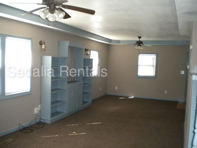 Foto del edificio - Big yard with shed and all appliances