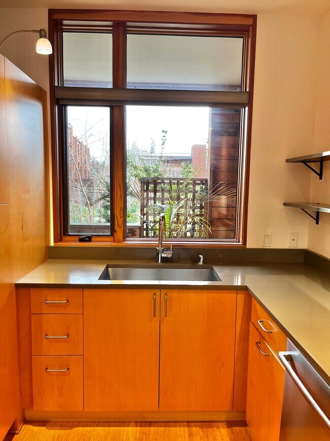 Foto del edificio - Townhome in the Grow Community, Walk to Wi...