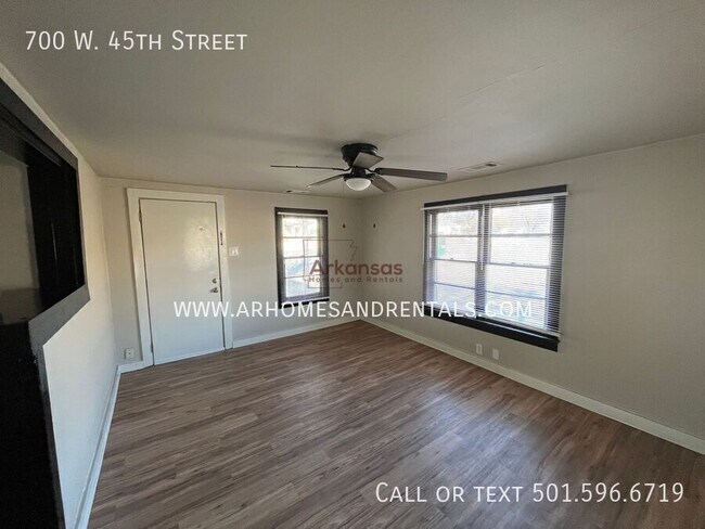 Foto del edificio - 700 W 45th St