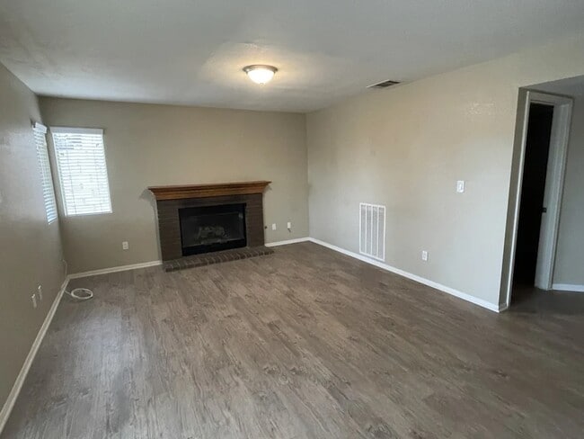 Building Photo - 5028 W Avenue M