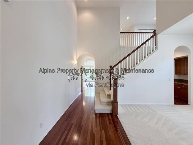 Building Photo - 4143 NW Meisner Dr