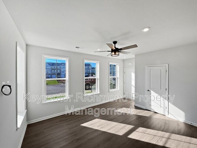 Foto del edificio - 719 McCormick Farm Dr