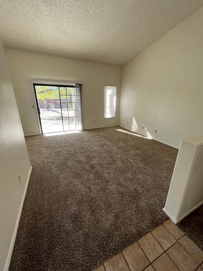 Building Photo - 2741 W Kewanee St