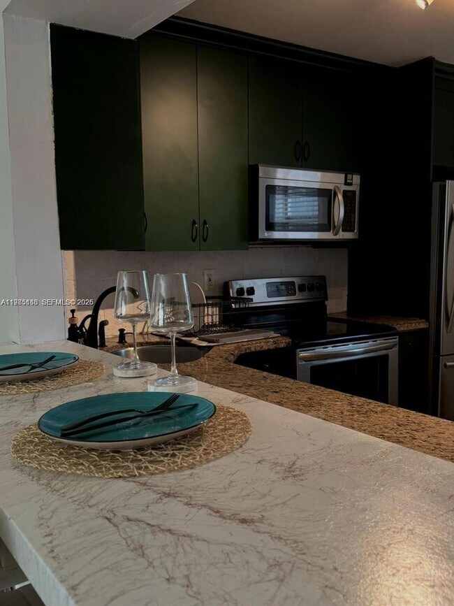 Foto del edificio - 1530 NE 191st St