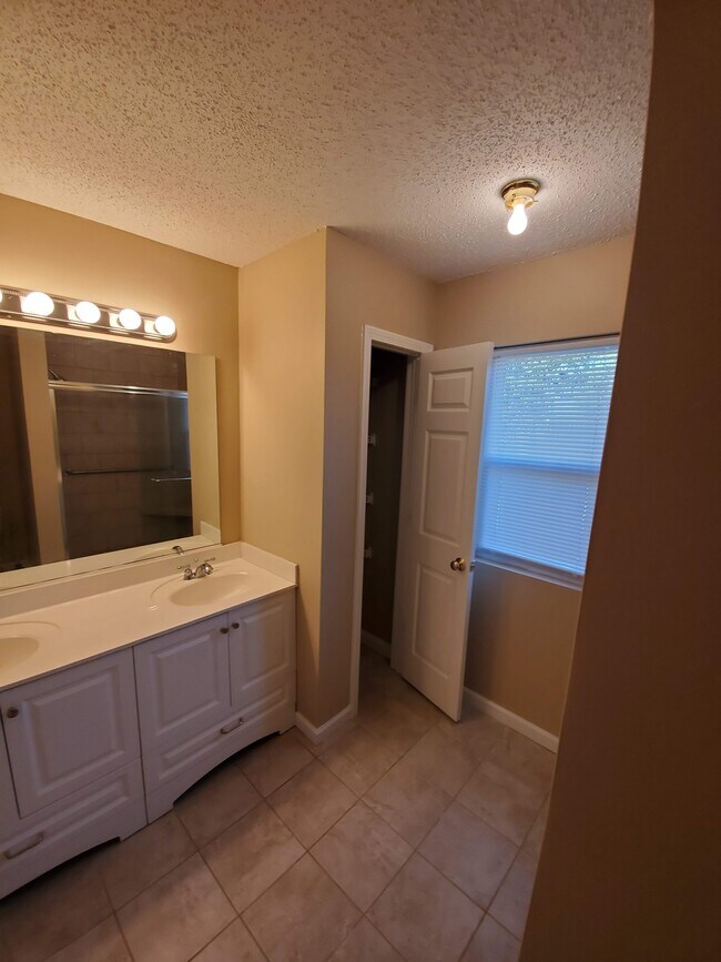 Master Bath - 5116 Swearngan Rd