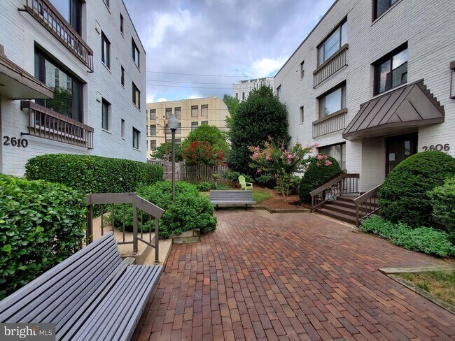Building Photo - 2610 Tunlaw Rd NW