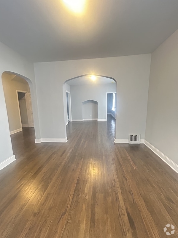 Building Photo - 5759 S Wolcott Ave