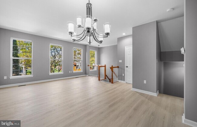 Building Photo - 43463 Laidlow St