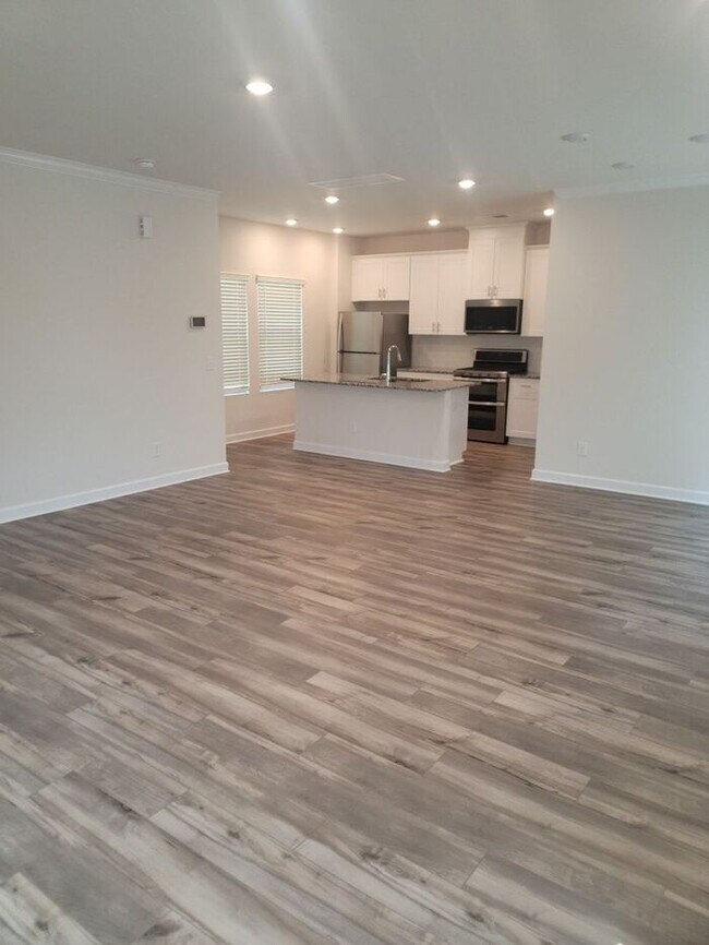 Building Photo - Like New All Brick Home in Mint Hill!