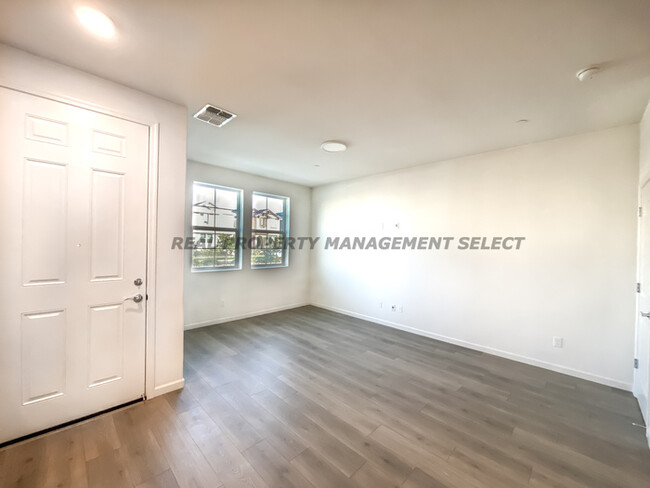 Building Photo - 2550 Natomas Crossing Dr