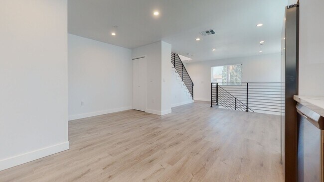 Building Photo - 1433 Westmoreland Ave