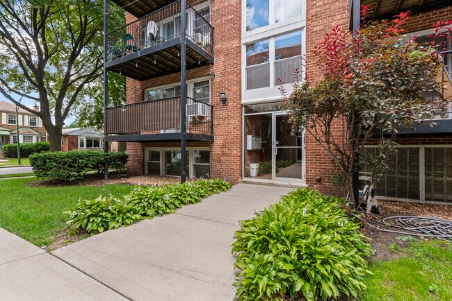 Foto del edificio - 2624 W Catalpa Ave