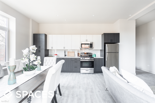 Building Photo - 1 br, 1 bath Apartment - 4914 N Clark St