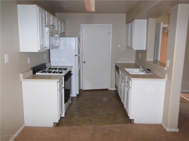 Foto del edificio - 2120 Ramrod Ave