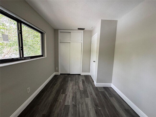 Foto del edificio - 1041 SW 15th Ave