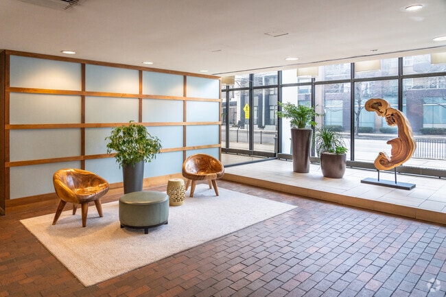 Lobby Photo - Edgewater Plaza Condominiums