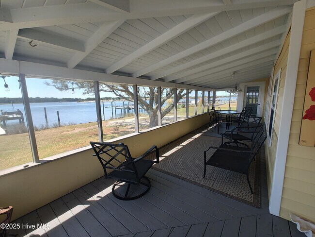 Foto del edificio - 174 Cedar Point Blvd