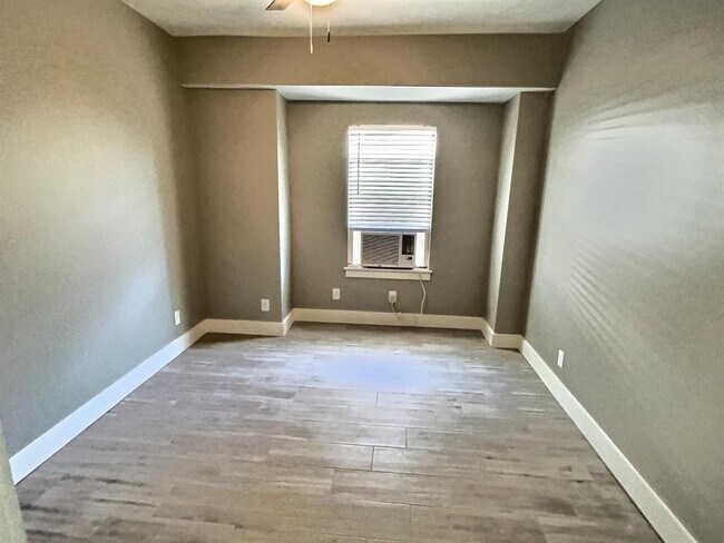 Foto del edificio - 1230 Cortlandt St