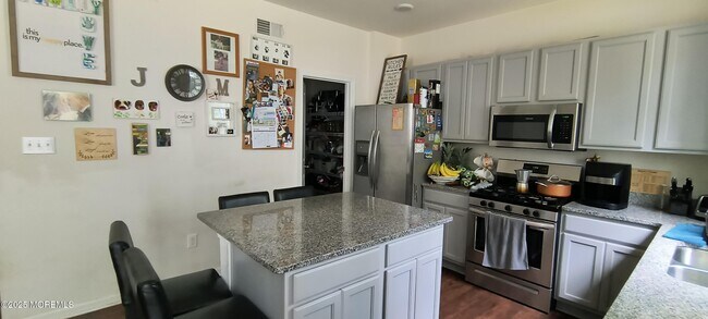Building Photo - 22 Nautilus Dr