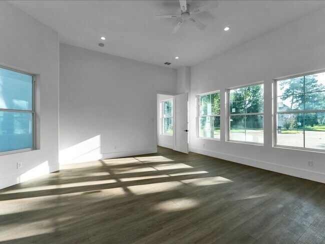 Building Photo - 8115 Cedar Brush Cir