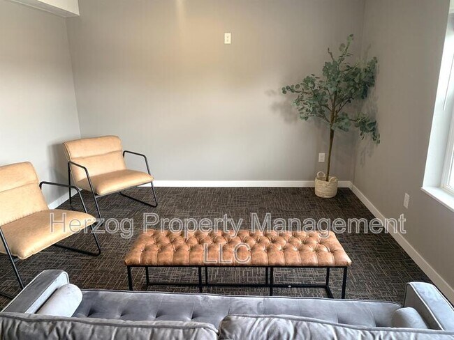 Foto del edificio - 601 17th Avenue Southwest
