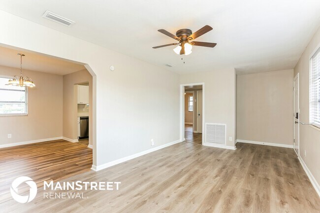 Foto del edificio - 6603 Syringa Ln