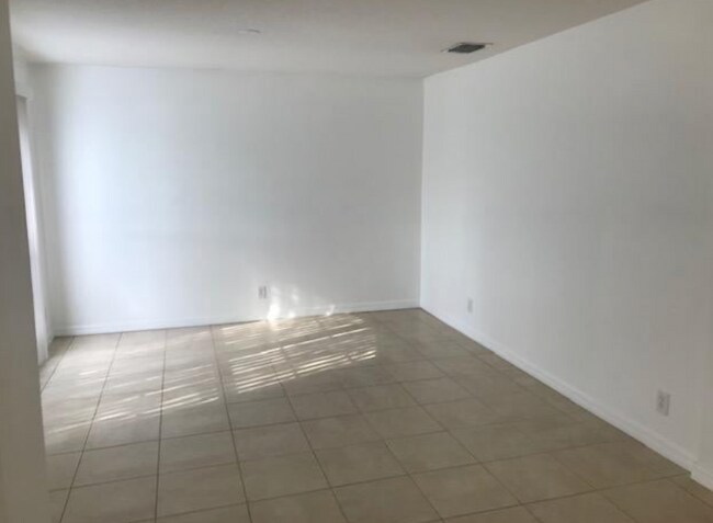 Foto del edificio - 400 SW Ryder Rd