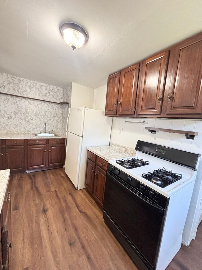 Building Photo - For Rent! 3 Bedroom 1 Bath House