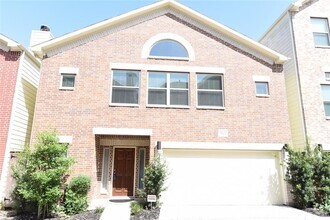 Building Photo - 11607 Main Pine Dr