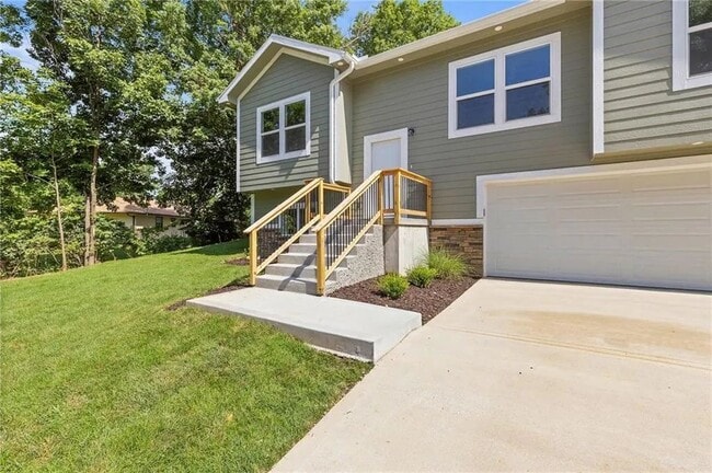 Building Photo - 135 Cedar Ct