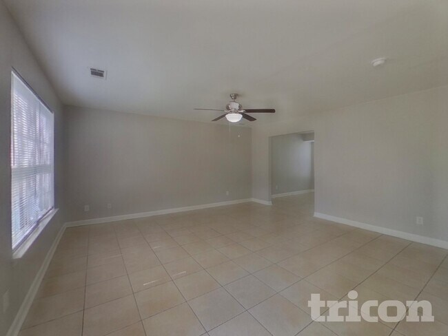 Foto del edificio - 1711 Southwind Dr