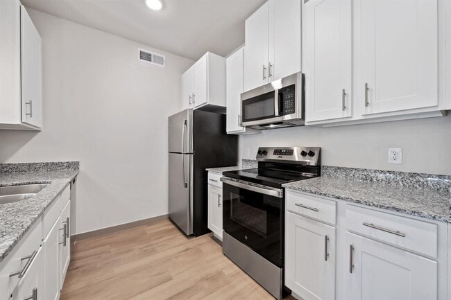 Building Photo - 691 Union Chapel Rd