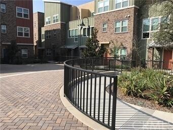 Foto del edificio - 8861 Ash Ave