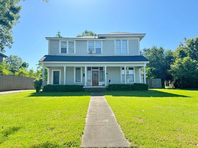 Building Photo - 307 James Street 4Plex