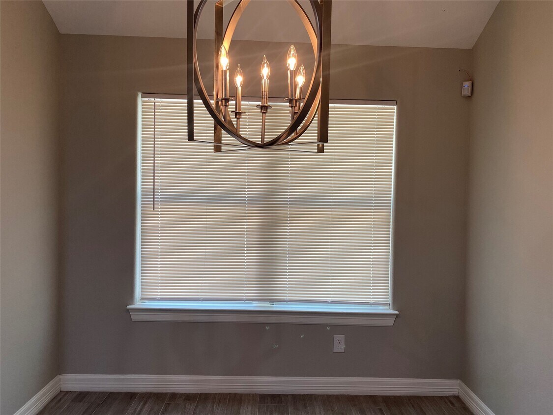 Foto principal - 5210 Longmeadow St