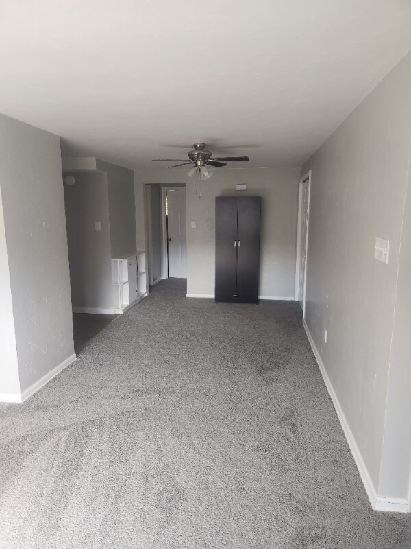 Building Photo - 2725 Pyramid Ave